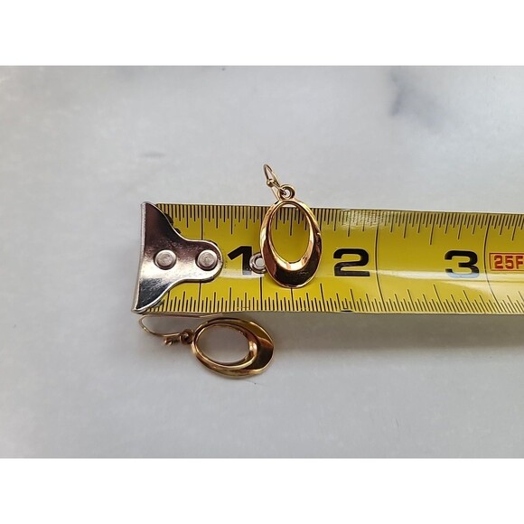 Dangling Gold Tone Metal Pierced Earrings Vintage Costume Jewelry - Picture 9 of 10